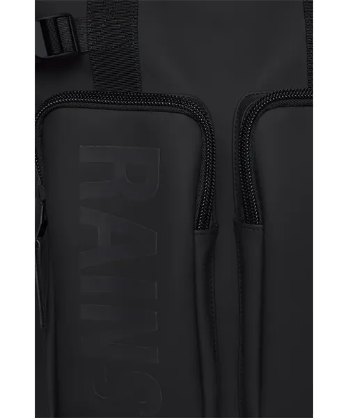 vodoustoychiva-ranitsa 1 Изглед отпред на Rains Texel Tote Backpack с два предни джоба с цип