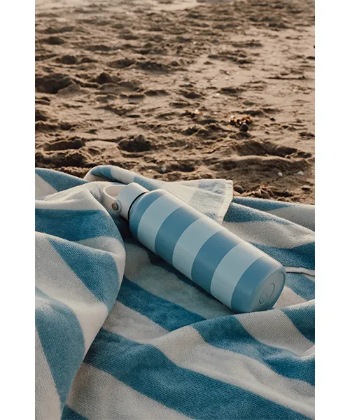 Бутилкккка 600 мл 4 Вакуумна бутилка с вместимост 600 мл и компактна форма