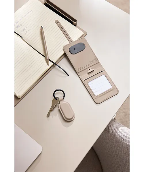 Бадж с тракер _8 Минималистичен аксесоар за проследяване на ценни вещи.