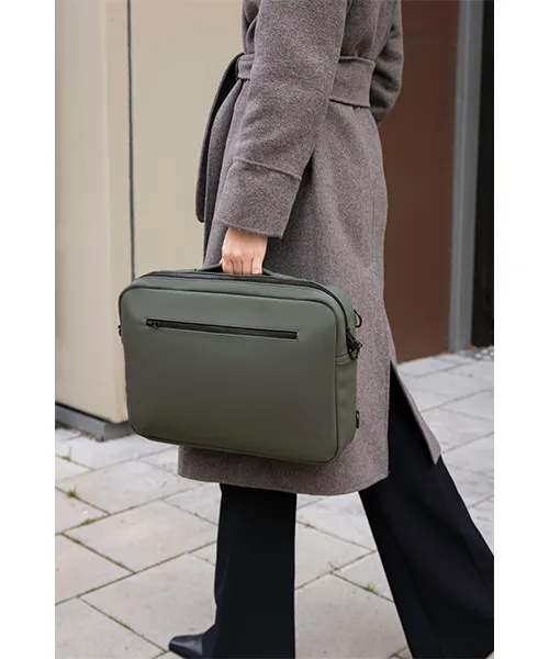 Раница Куфар_2 Снимка на Многофункционална раница VINGA, превърната в хоризонтална бизнес чанта