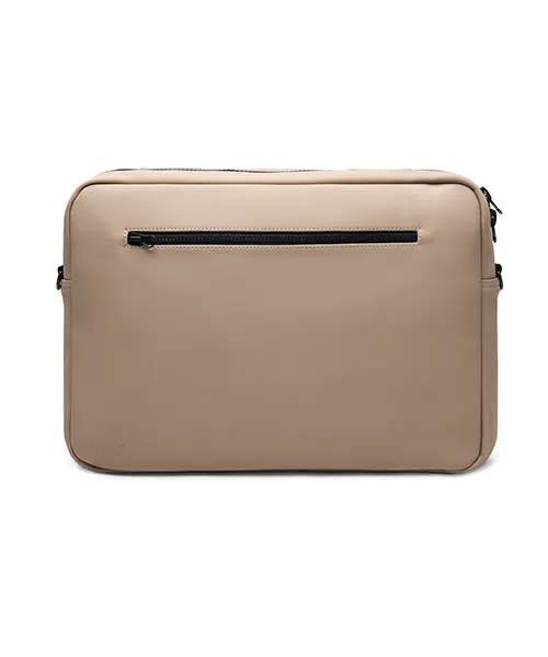 Раница Куфар_3 Детайл на отделението за 15-инчов лаптоп с мека защитна подплата