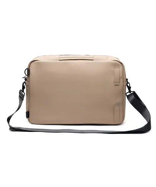 Раница Куфар_4 Близък план на здравата горна дръжка на Многофункционална раница VINGA