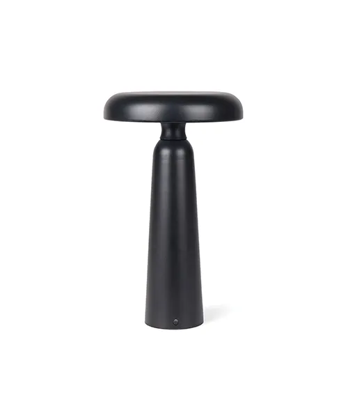 Лампа с гладка повърхност и елегантен силует, подходяща за дом, офис или подарък.