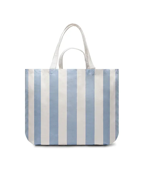 Плажна чанта Площна чанта с правоъгълна форма и голям обем за плажни принадлежности.