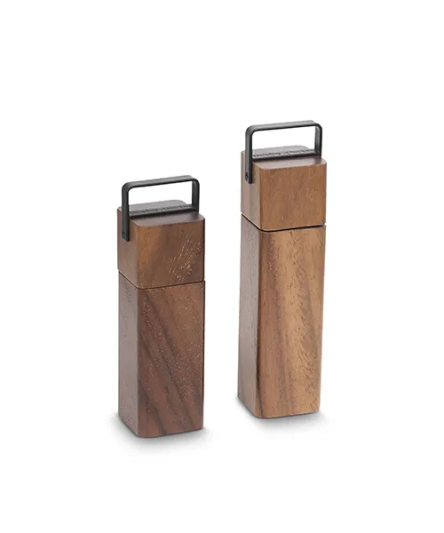 Квадратни мелнички за подправки с изчистен скандинавски дизайн